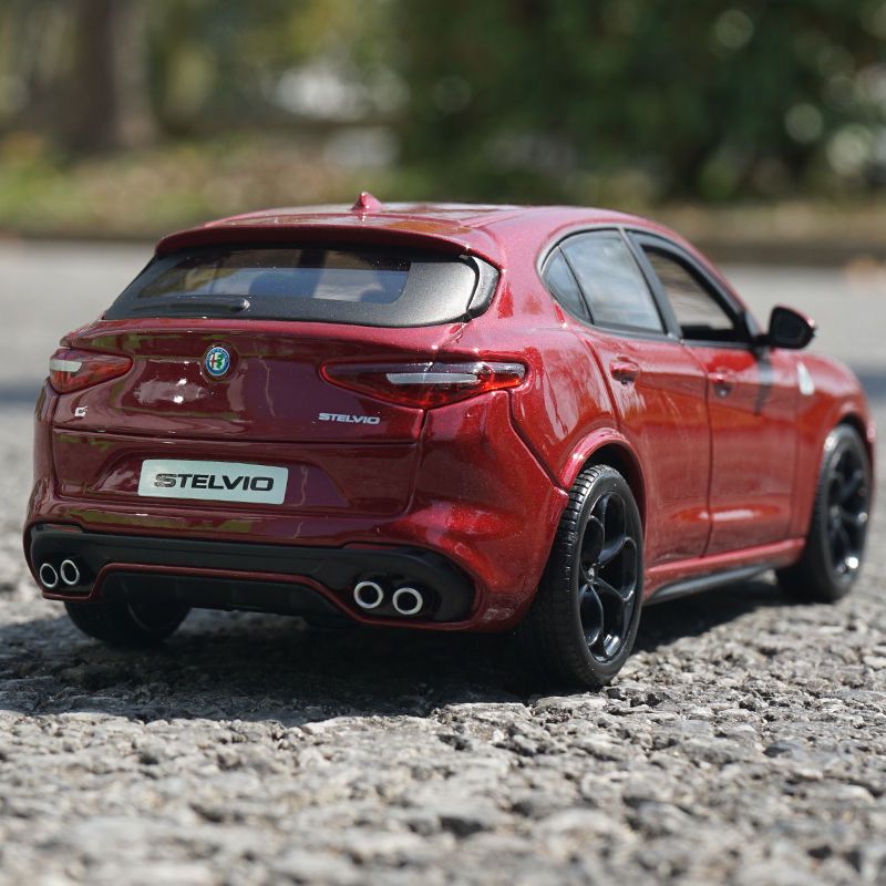 Model Kit Alfa Romeo - Bburago 1:24 ألفا روميو ستيلفيو SUV