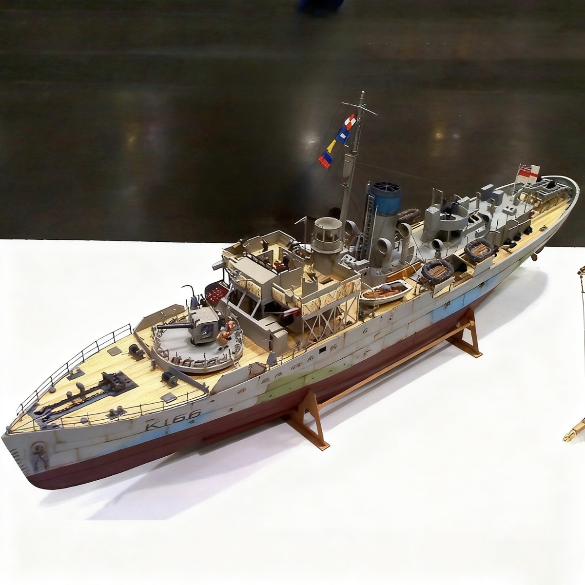 Model Kit Revell - 1/72 ريفيل زهرة فئة الفرقاطة التجمع