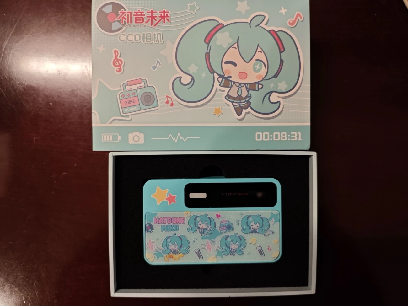 كاميرا رقمية أصلية هاتسوني ميك - مراجعة Model Kit Hatsune Miku وسعره