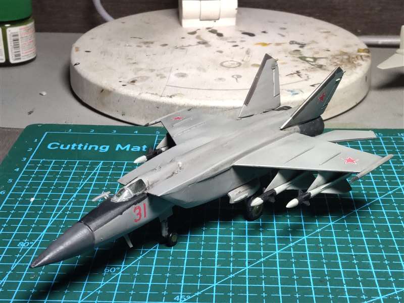25 قطعة نموذج طائرة عسكرية بلا - مراجعة Model Kit Revell وسعره