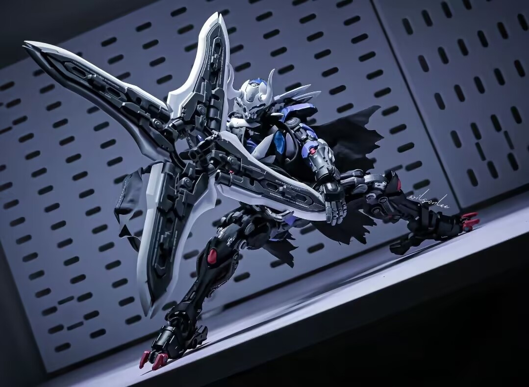 عرض خاص الآن: هيموكسيان أوفر ز - مراجعة Model Kit Lone Shadow وسعره
