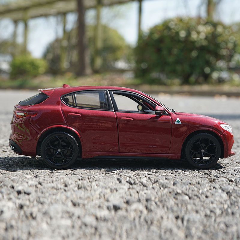Bburago 1:24 ألفا روميو ستيلفي - مراجعة Model Kit Alfa Romeo وسعره
