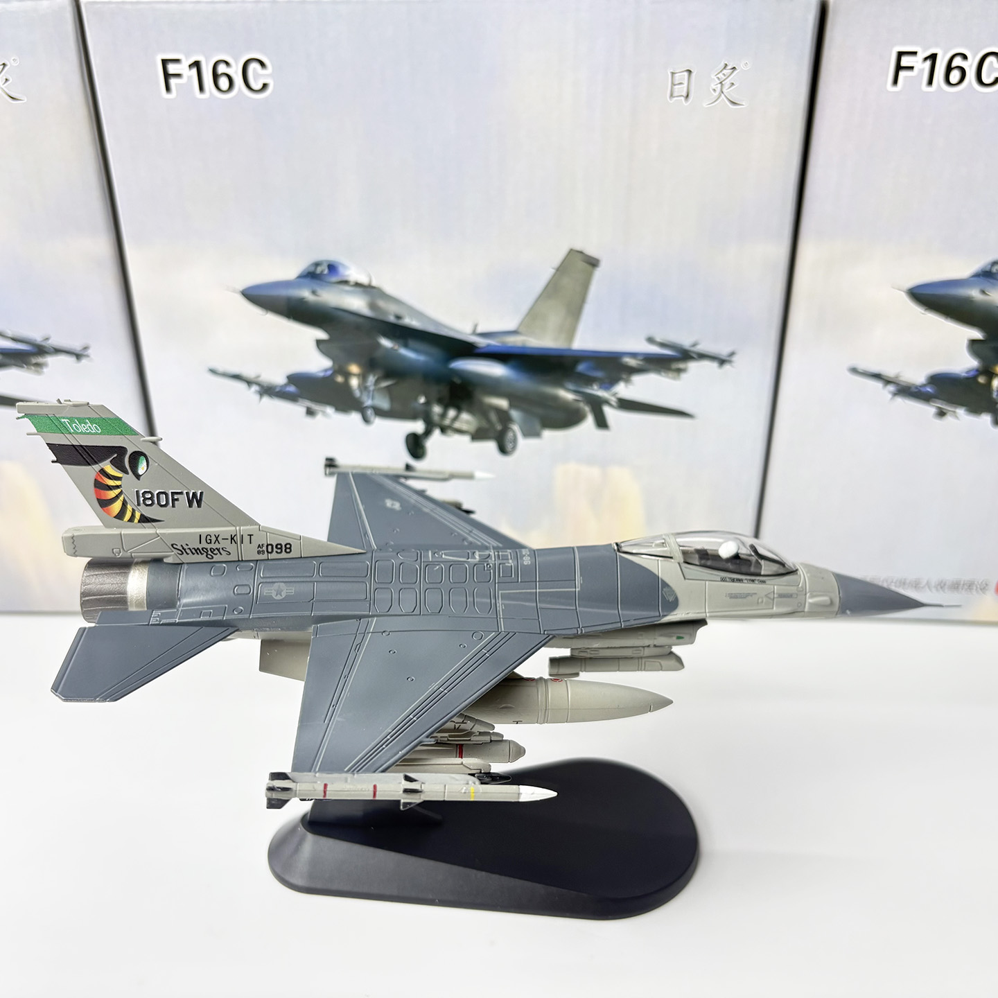 نموذج طائرة حربية F-16C من سلا - مراجعة Model Kit F16 وسعره