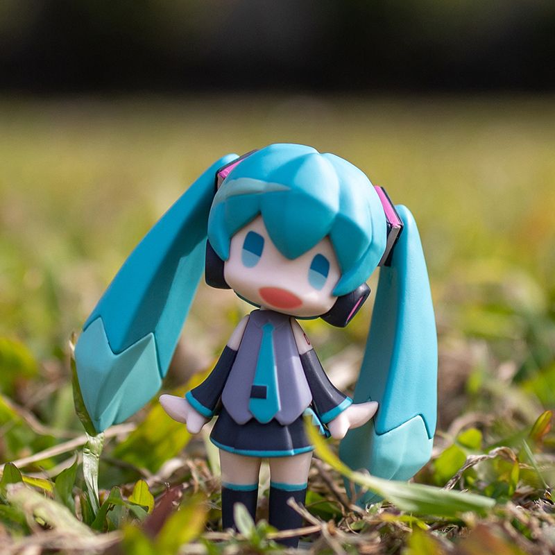 مجموعة شخصيات ميكو الأنمي وقطع - مراجعة Model Kit Hatsune Miku وسعره