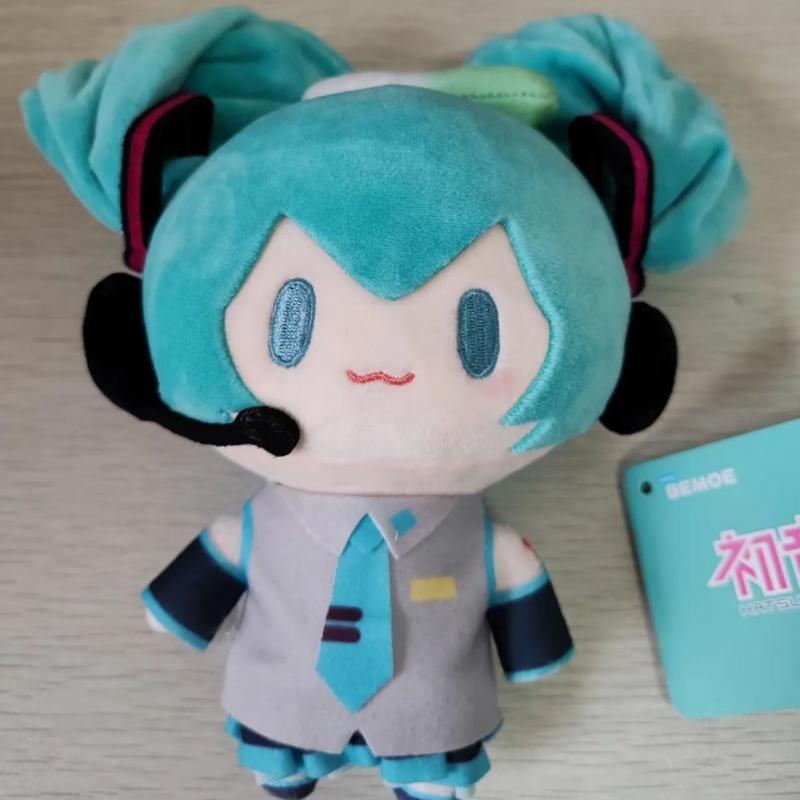 دمية أنمي هاتسوني ميكو بطول 15 - مراجعة Model Kit Hatsune Miku وسعره