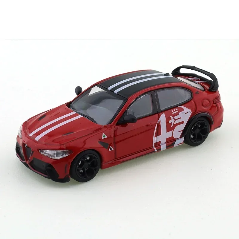 غطاء عجلات DCT 1/64 لسيارة ألف - مراجعة Model Kit Alfa Romeo وسعره