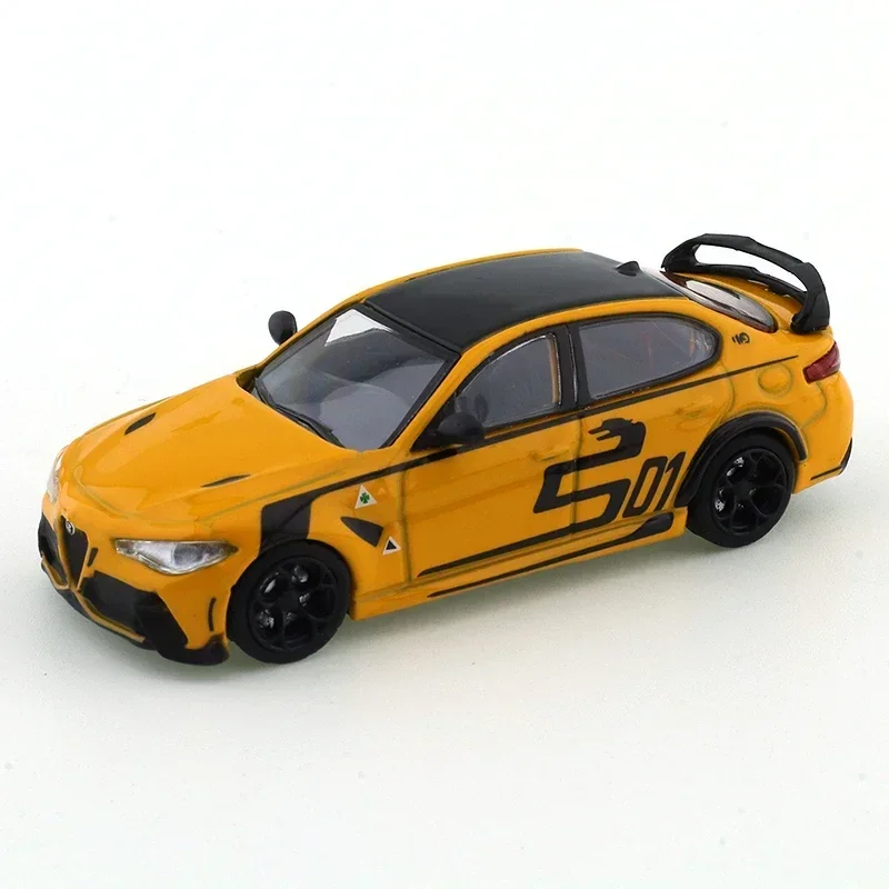 غطاء عجلات DCT 1/64 لسيارة ألف - مراجعة Model Kit Alfa Romeo وسعره
